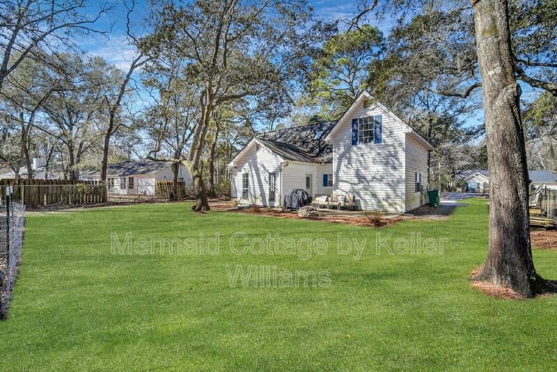 Ladys Island House: 19 LeMoyne Drive