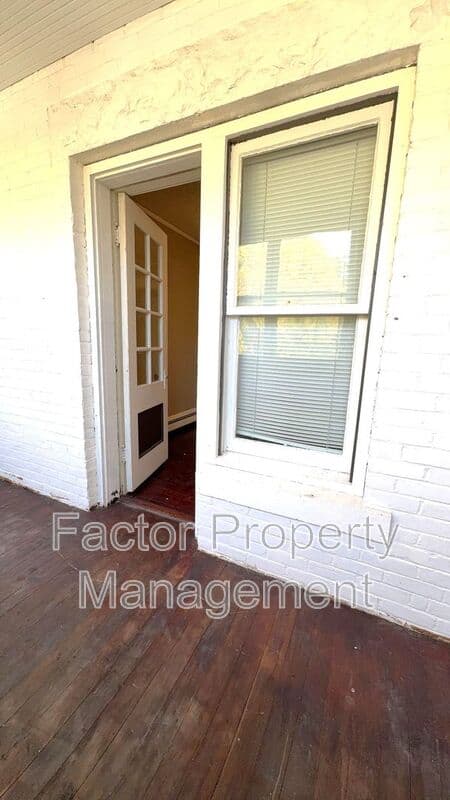 Mankato House: 118 Parsons St