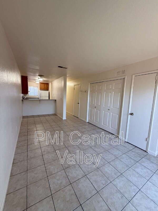 Denair Condo: 3557 Merced Ave C