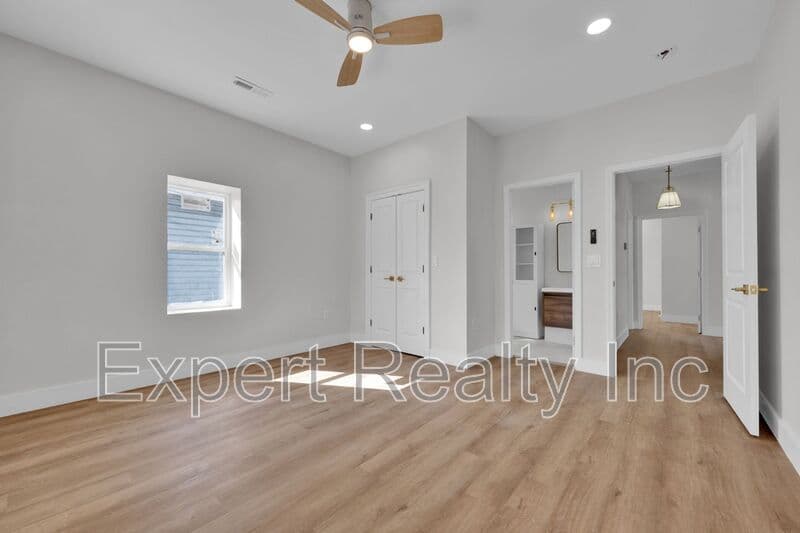 Birmingham House: 1720 34th Pl N