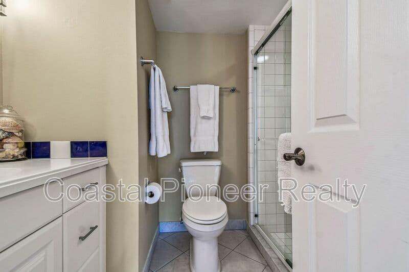 Sarasota Condo: 101 Benjamin Franklin Dr