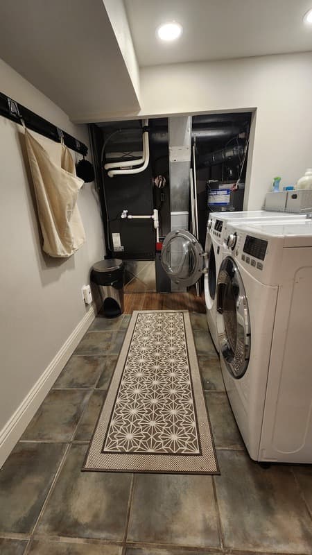 Seattle House: 1210 25th Ave E