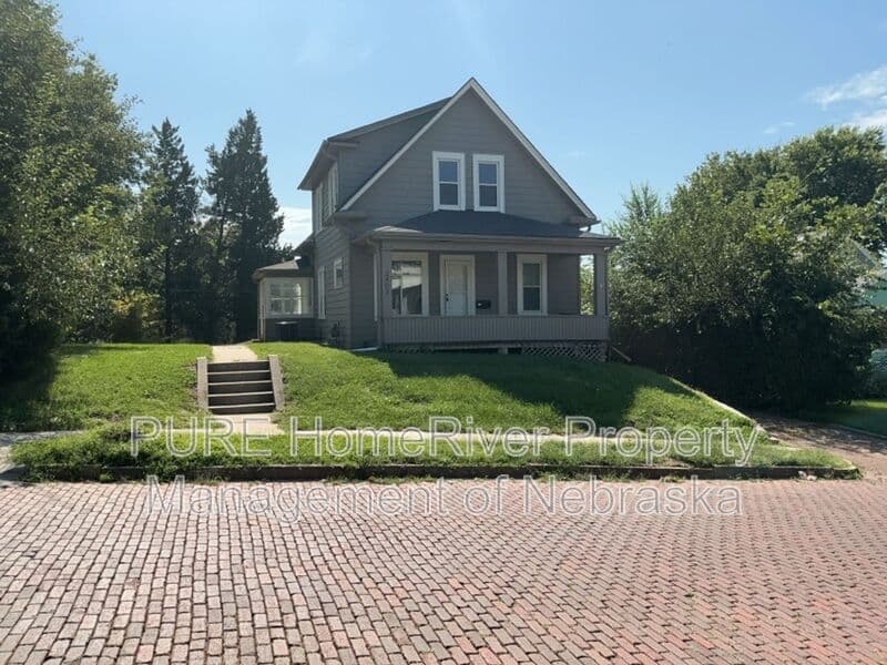 Omaha House: 3403 Arbor St