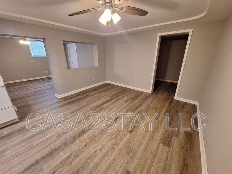 Radcliff Condo: 1404 S Wilson Rd
