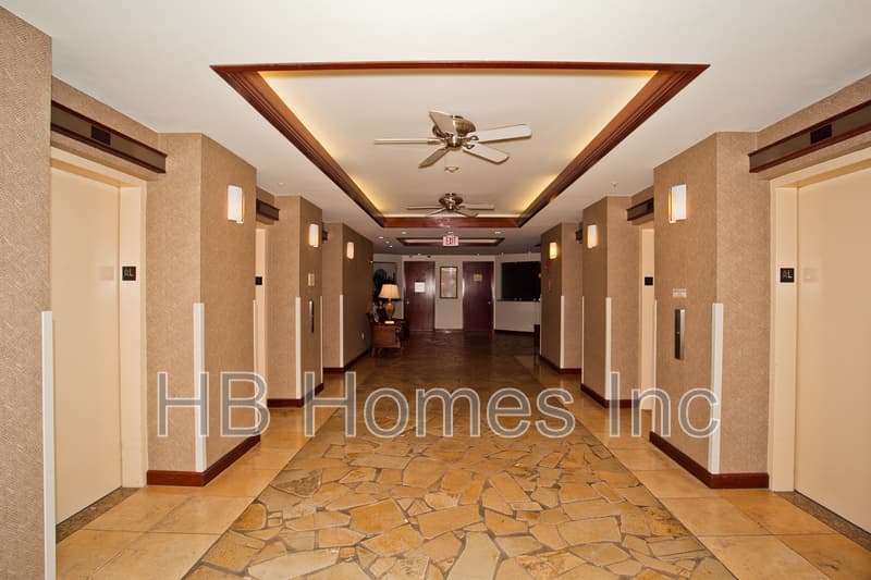 Honolulu Condo: 343 Hobron Lane 1605 - 1