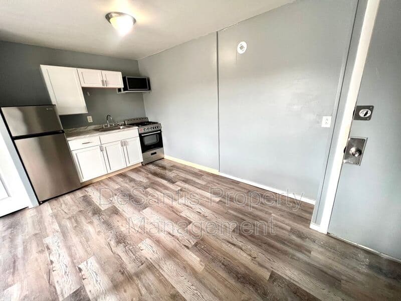 Ambridge Condo: 810 Merchant Street