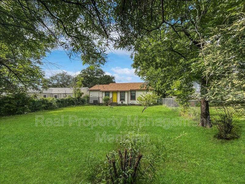 Forth Worth House: 4929 Donnelly Ave