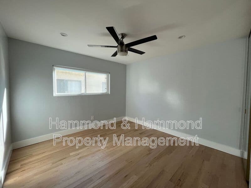 Van Nuys Condo: 5722 Woodman Ave.