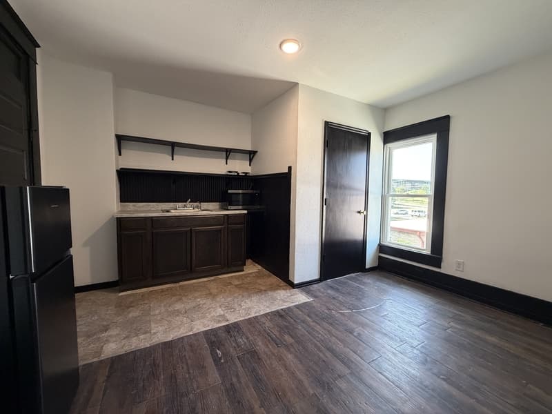 Siloam Springs Condo: 401 East Twin Springs Street - 6