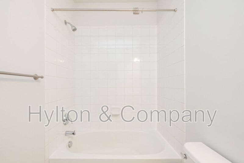Richmond Townhome: 5920 Whitehurst Ln