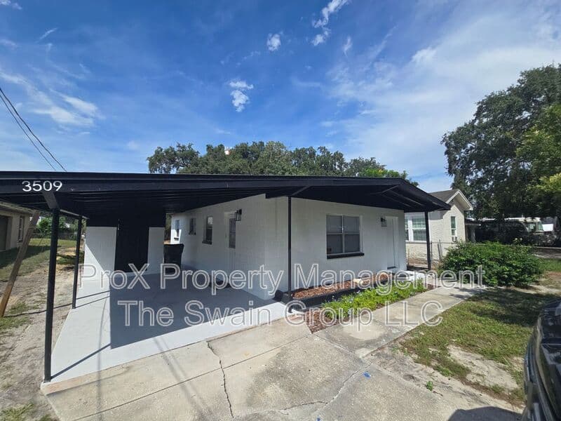 Winter Haven House: 3509 Ave S NW