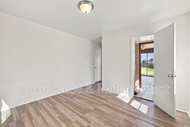 Oklahoma City House: 700 NE 81st Street