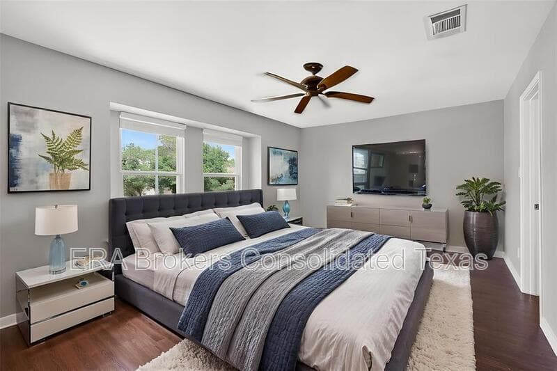 Austin House: 7601 Windrush Dr