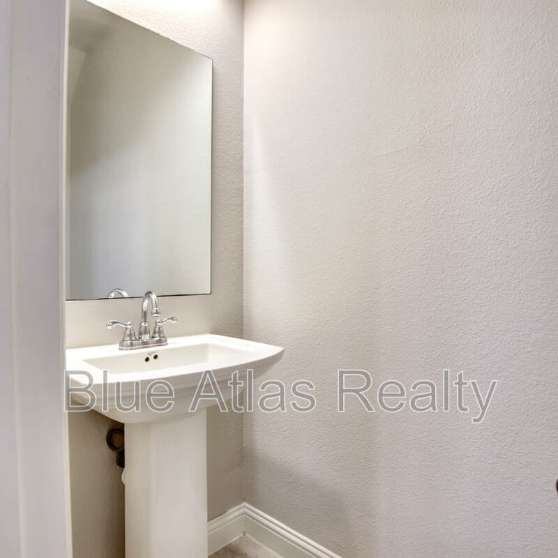 Allen House: 544 Sequoia Street