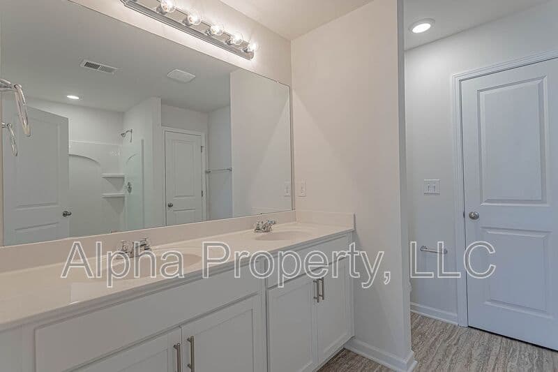 Greer Townhome: 30 Moorlyn Ln