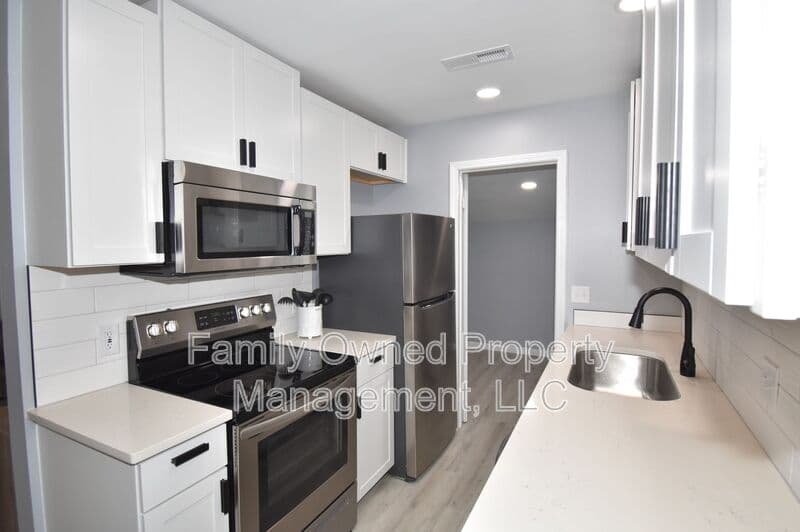 Summerville House: 113 Susan Drive