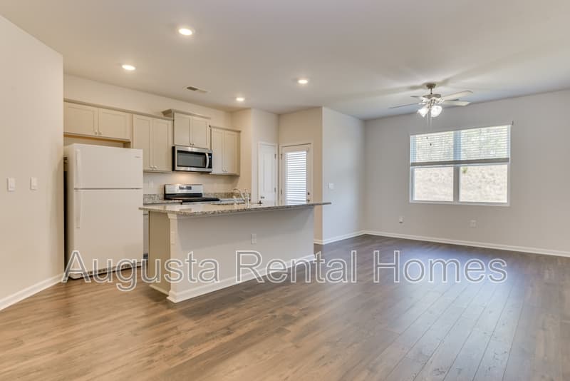 Graniteville House: 818 Quaint Parish Circle