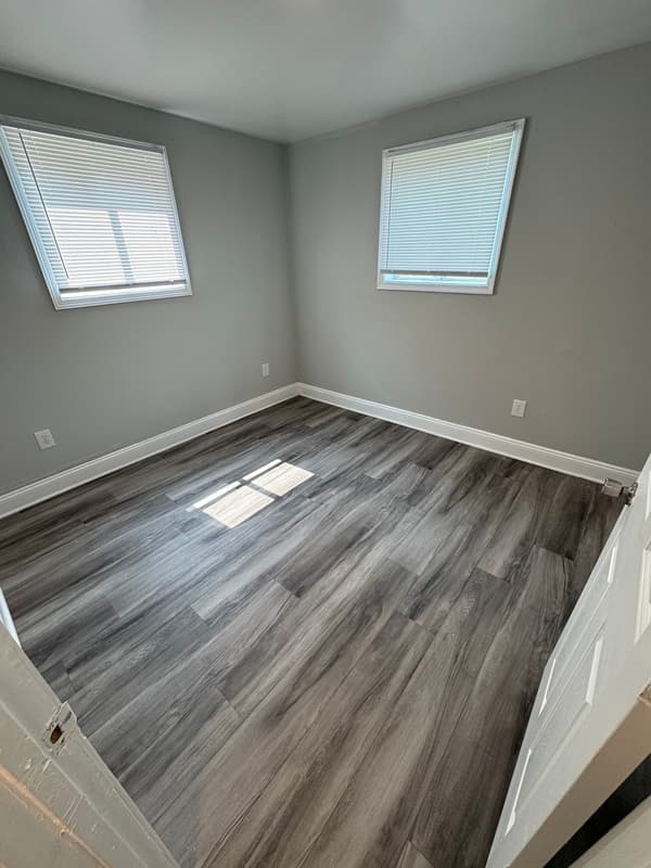 Richmond Condo: 2100 Phaup St