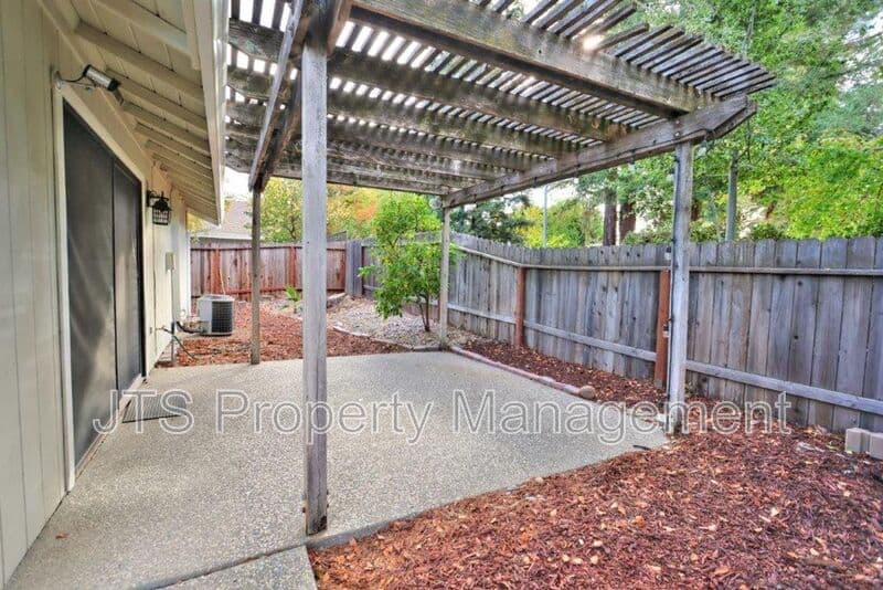 Sacramento House: 7400 Deltawind Drive