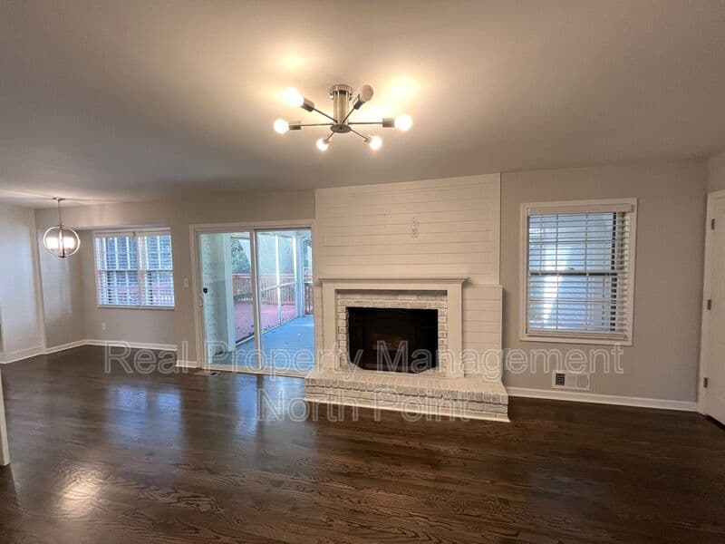 Tucker House: 3434 Palace Ct