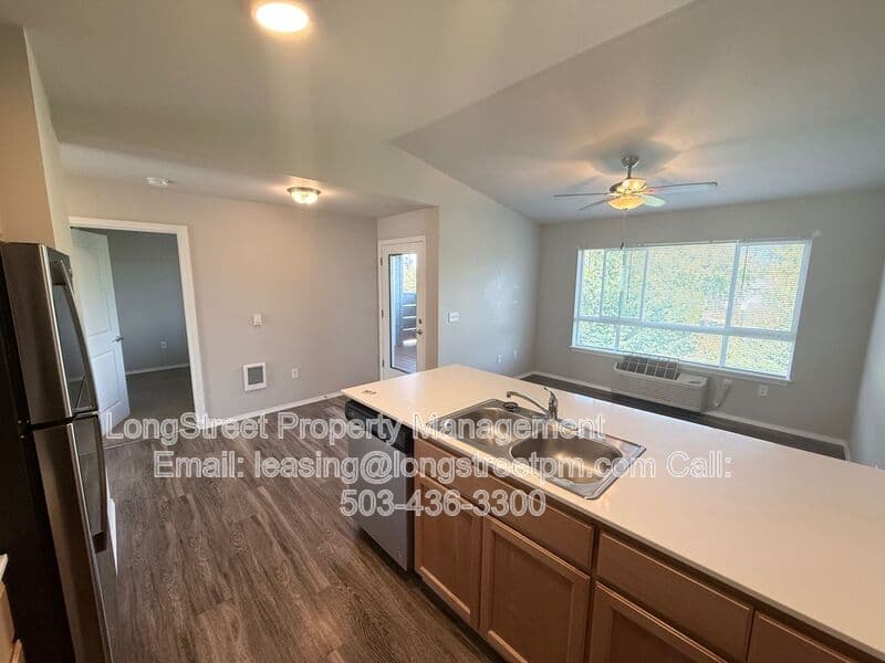 Keizer Apartment: 3655 Pleasant View Dr NE