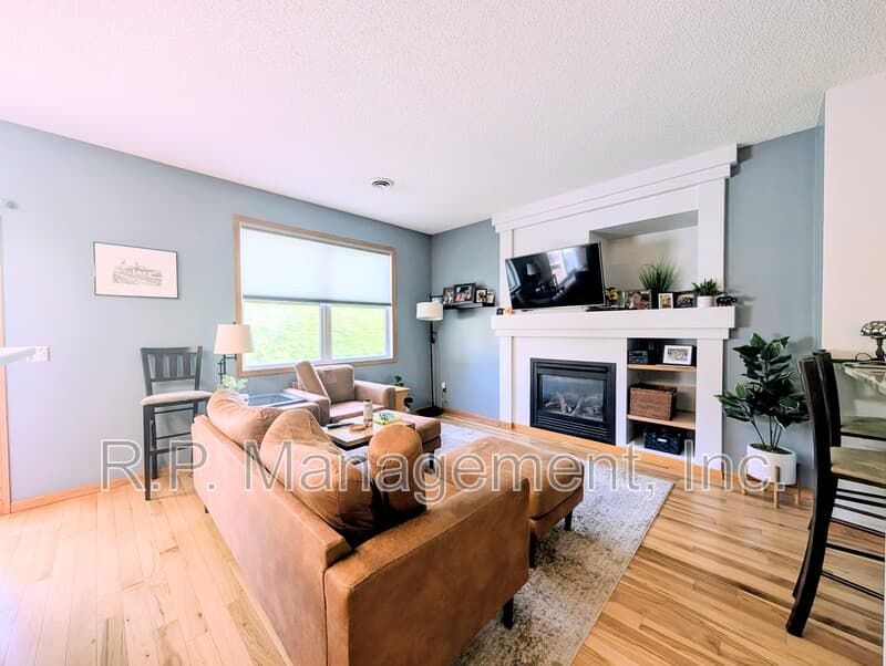 Prior Lake Townhome: 14321 Brookmere Blvd NW