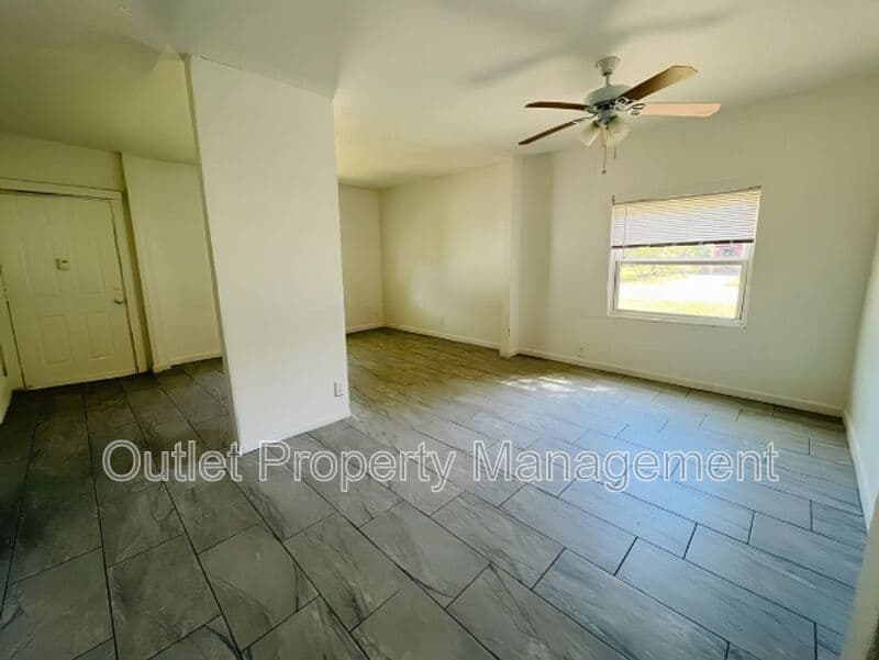 Sanford Condo: 918 E. 10th Street