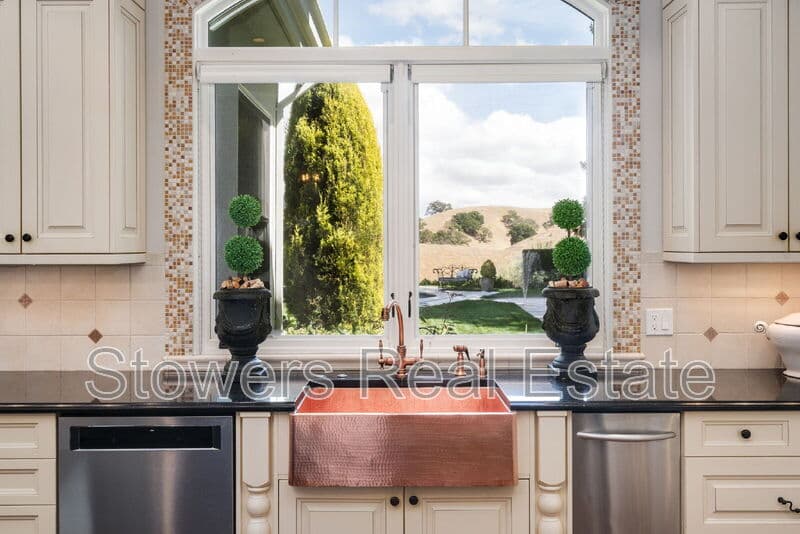 Danville House: 4482 Deer Ridge Rd