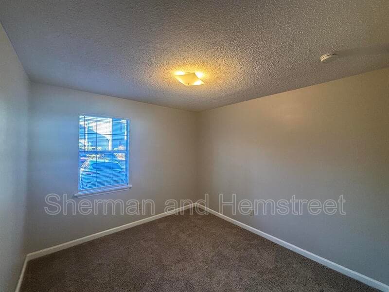 Evans Apartment: Commons Drive