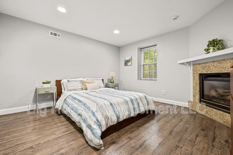 Sterling House: 47284 Grandview Pl