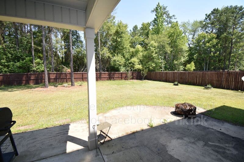 Fayetteville House: 4221 Raccoon Path