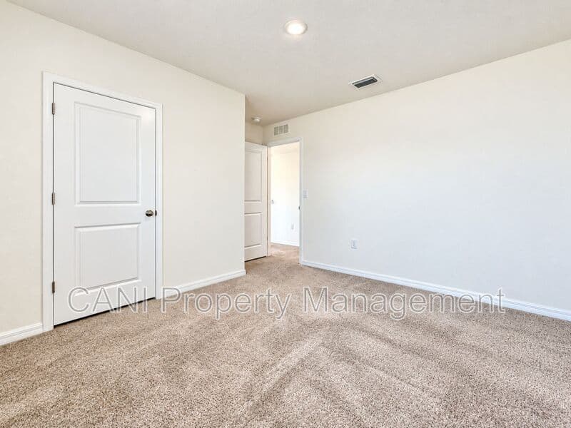 Wimauma House: 16535 Windmill Forge Pass