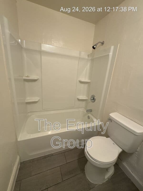 Tulare Condo: 352 S Blackstone St