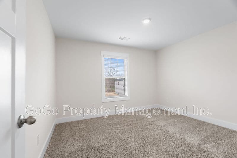 Simpsonville House: 216 Pewter Circle