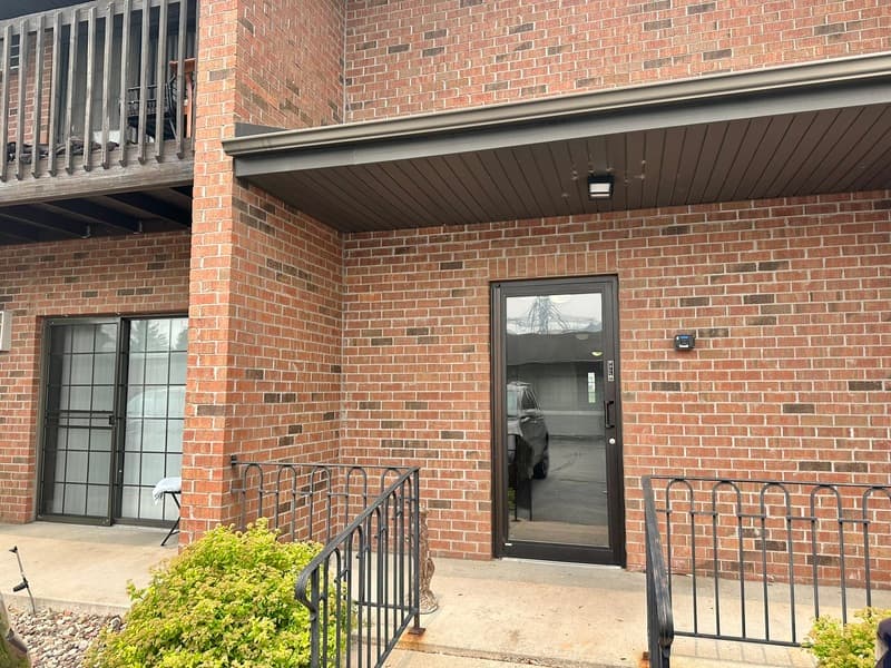 Seymour Condo: 230 Robbins Street - 6