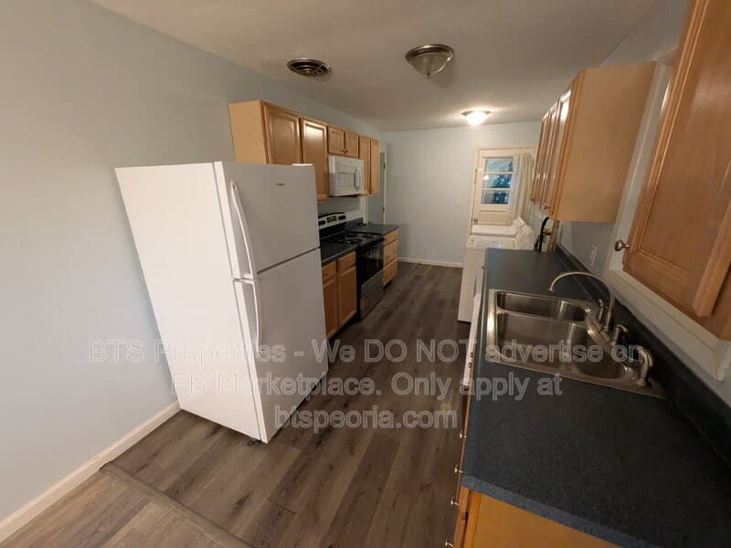 Peoria House: 2624 N Renwood Ave