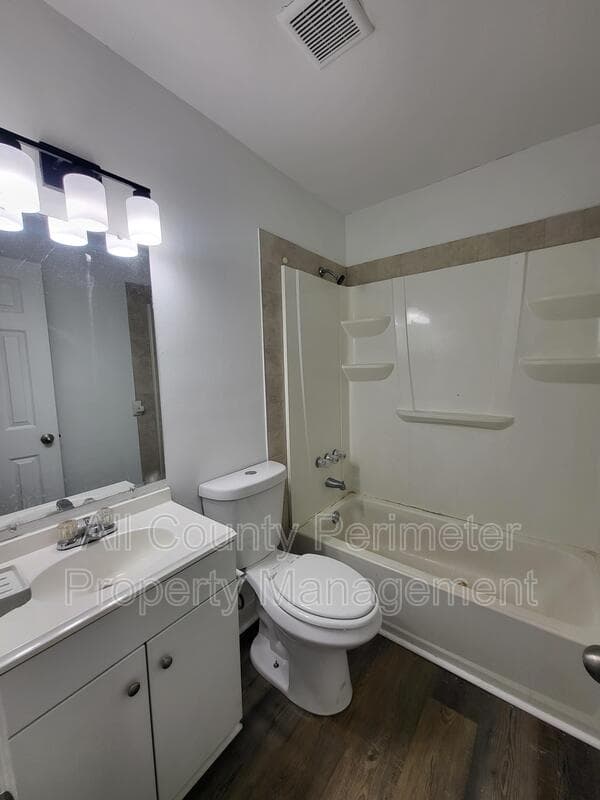 Atlanta House: 6370 Ashdale Drive