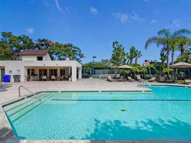 La Jolla Condo: 8750 Villa La Jolla Drive #69 - 69