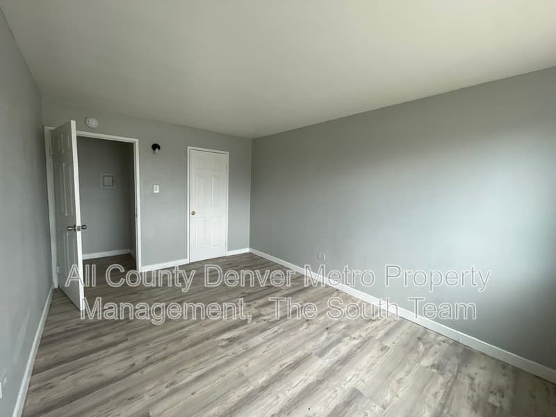 Aurora Condo: 1590 Clinton St