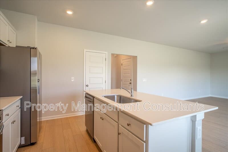 Athens House: 22857 Dashwood Ln