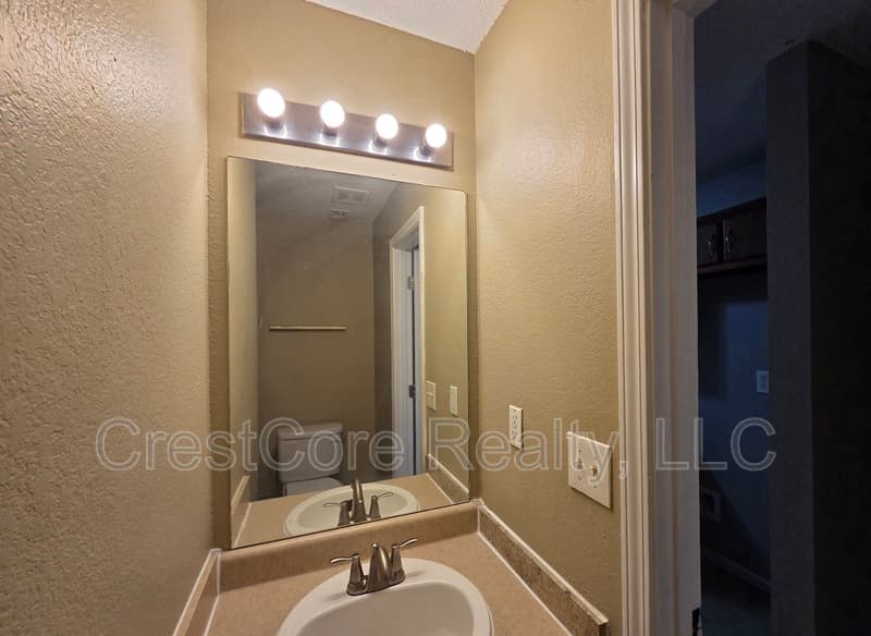 Memphis House: 4866 Royal Run Dr