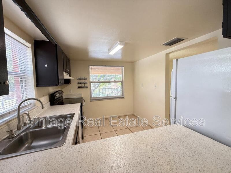 St. Petersburg Apartment: 3301 58th Ave S
