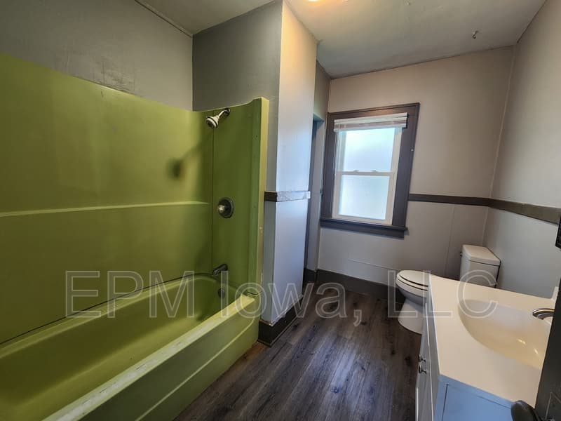 Waterloo House: 526 Kirkwood Avenue