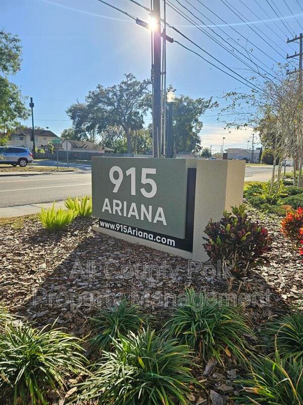 Lakeland Condo: 915 Ariana St.