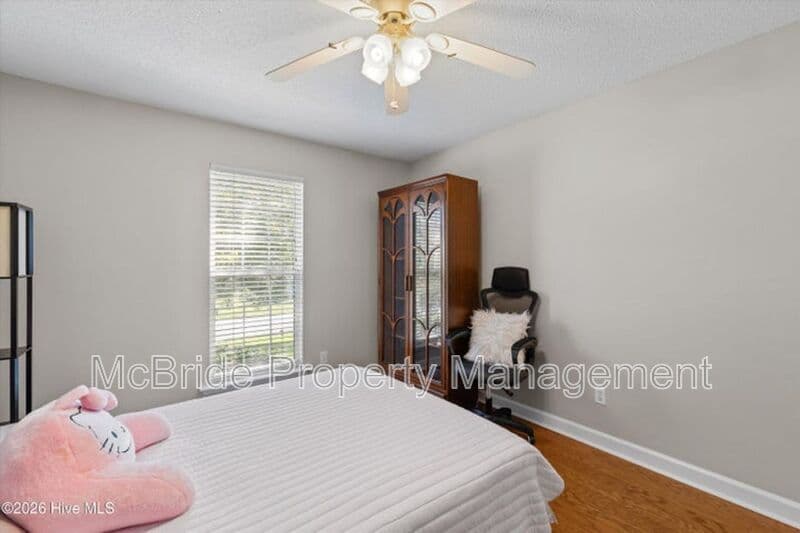 Evans House: 5105 Windmill Place