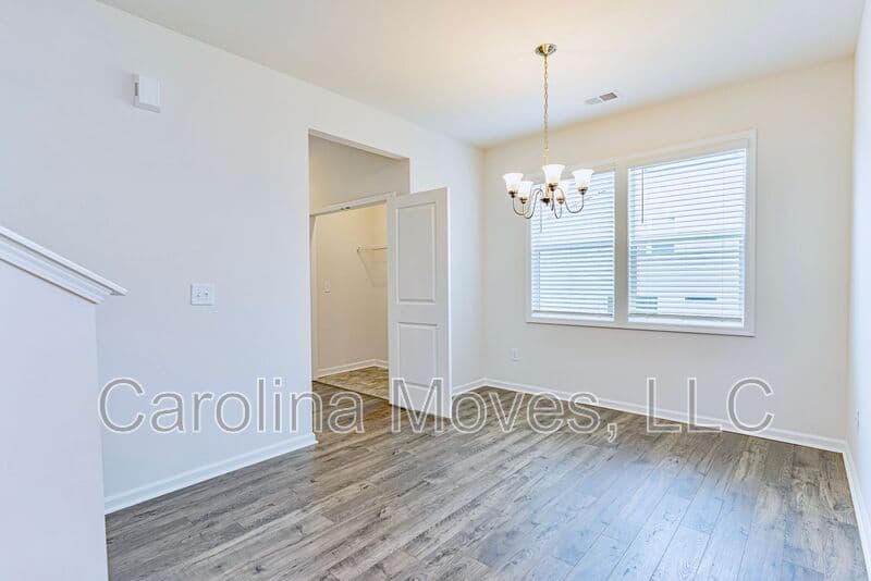 Anderson Townhome: 117 Village Main