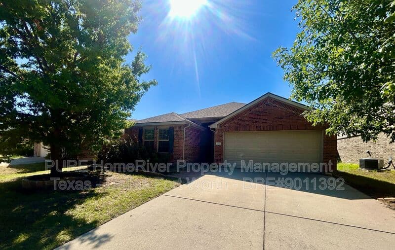 Fort Worth House: 321 Fossil Bridge Drive