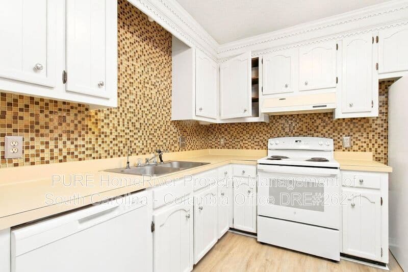 Columbia House: 124 Baynard Court