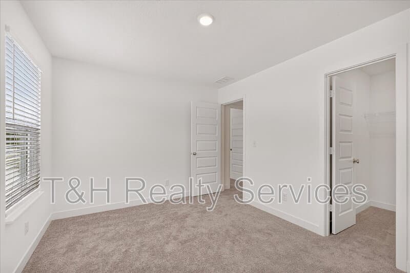 Lebanon House: 437 Monarch Lane