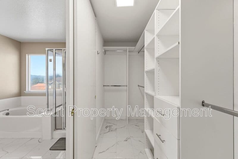 Menifee House: 28629 Maplewood Drive
